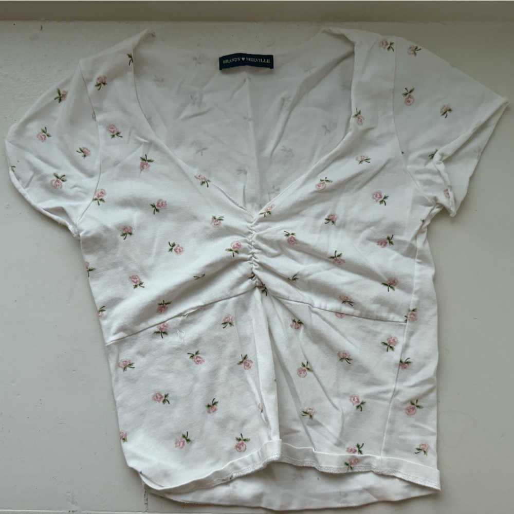 BRANDY MELVILLE Floral V-Neck Floral Tee